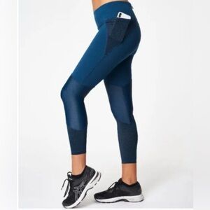 Sweaty Betty blue power 7/8 leggings 60cm 24 “ inseam small